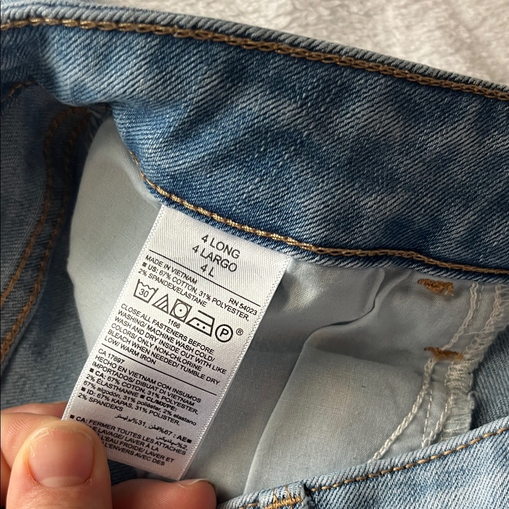 Old Navy Women's Sky Blue Straight Leg Jeans - Picture 3 of 7